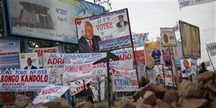 Med 18.500 kandidater til parlamentsvalget kan der let forekomme skilteskove i Den Demokratiske Republik Congo. Mandag er valgdag ... måske.