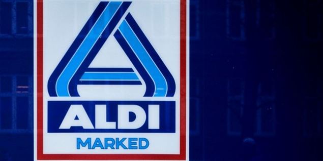 Aldi smider penge på gulvet som lokkemad