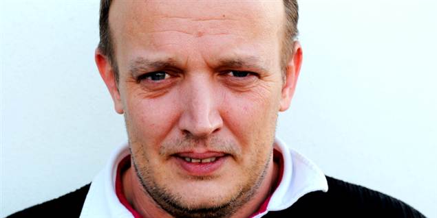 Privat jobfirma smed Thomas på porten