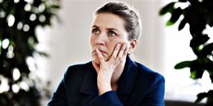 Beskæftigelsesminister Mette Frederiksen (S) er klar til at sende borgere på gaden, hvis ikke de står til rådighed for arbejdsmarkedet.