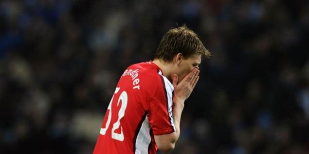 Bendtner ked af episoder med hærværk og vold