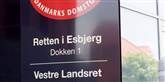 <span style='font-family: Arial; font-size: 15px; color: White;'>En mand fra Esbjerg, der i offentligheden blev kendt som Esbjergmanden, blev i november idømt syv års fængsel for adskillige overgreb mod helt unge piger. Han blev blandt andet dømt for at have voldtaget sin egen datter. Udover de syv års fængsel fik han forbud mod at have børn under 18 år boende hos sig.</span> <span style='font-family: Arial; font-weight: normal; font-size: 15px; color: #999999;'>Foto: Colourbox</span>