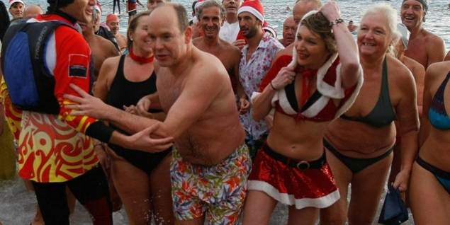 Se crazy jul med badeprins og lysshow