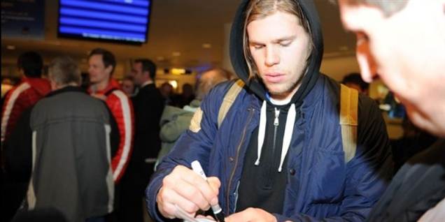 Mikkel Hansen festede med mystisk brunette