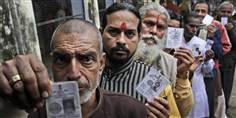 Helige hinduer står i kø for at stemme i Ayodhya, Indien, i et månedlangt lokalvalg, som får konsekvenser for hele landet.