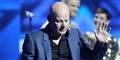 Prøv at hør her, DET ER SATME IKKE I ORDEN, råbte Thomas Blachmann under det først liveshow i DRs underholdningsprogram X Factor fredag aften.