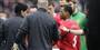 Luis Suarez siger nu undskyld til Patrice Evra.