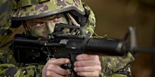 Danske unge er så vilde efter at komme i militæret, at de fortier sygdomme, når de bliver undersøgt af forsvarets læger.