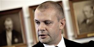 Bjarne Corydon begår en brøler, hvis han vitterlig aflyser trepartsforhandlingerne, lyder det.