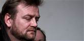 <span style='font-family: Arial; font-size: 15px; color: White;'>Journalist Peter Arnfeldt, der var daværende spindoktor for Troels Lund Poulsen, skal også forklare sig. Han tilbød ifølge Ekstra Bladet at lække fortrolige oplysninger om sagen til en af avisens journalister.</span> <span style='font-family: Arial; font-weight: normal; font-size: 15px; color: #999999;'>Foto: Tariq Mikkel Khan/ / POLFOTO</span>