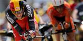 <span style='font-family: Arial; font-size: 15px; color: White;'>Philippe Gilbert fra Belgien til venstre har overhalet Jorge Azanza fra Spanien på de sidste meter af enkeltstarten.</span> <span style='font-family: Arial; font-weight: normal; font-size: 15px; color: #999999;'>Foto: AP/ Laurent Rebours / POLFOTO</span>