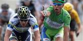 <span style='font-family: Arial; font-size: 15px; color: White;'>Der var drama, da Matthew Goss og Peter Sagan sprintede om point. Goss blev taberdømt efter vild kørsel.</span> <span style='font-family: Arial; font-weight: normal; font-size: 15px; color: #999999;'>Foto: AP/ Laurent Rebours / POLFOTO</span>