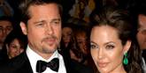 <span style='font-family: Arial; font-size: 15px; color: White;'>Angelina Jolie tog godt ved lære af eksmandens stil, da hun på en filmoptagelse forførte Jennifer Anistons mand, Brad Pitt. De har siden stiftet familie og blevet kendt under fællesbetegnelsen 'Brangelina'.</span> <span style='font-family: Arial; font-weight: normal; font-size: 15px; color: #999999;'>Foto: Colourbox</span>