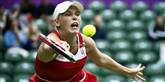 <span style='font-family: Arial; font-size: 15px; color: White;'>Caroline Wozniacki videre til tennis-kvartfinalerne ved OL. Det skete med en sejr på 6-4, 6-2 over Daniela Hantuchova fra Slovakiet.</span> <span style='font-family: Arial; font-weight: normal; font-size: 15px; color: #999999;'>Foto: KRABBE LARS / POLFOTO</span>