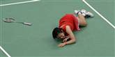 <span style='font-family: Arial; font-size: 15px; color: White;'>Den danske badmintonspiller, Tine Baun, gik hårdt til Japans Sayaka Sato. Japaneren endte på tragisk vis med at skade sig selv under kampen.</span> <span style='font-family: Arial; font-weight: normal; font-size: 15px; color: #999999;'>Foto: Andres Leighton / POLFOTO</span>