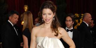 Trods nøgenflop har skuespillerinden Jessica Biel udtalt, at hun er klar til flere scener uden tøj i fremtiden. Sidste gang, Jessica Biel optrådte nøgen, var i rollen som eksotisk danser i dramaet 'Powder Blue' fra 2009 - en film som floppede totalt og røg direkte på dvd.