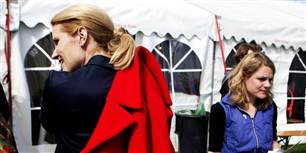 - Det har ærgret mig, at Enhedslisten har hidset sig mere op på os. Og at de ikke har brugt lige så meget energi på at anerkende de resultater, vi har skabt i fællesskab, siger Thorning-Schmidt til Politiken.