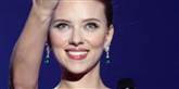 <span style='font-family: Arial; font-size: 15px; color: White;'>Tredjepladsen kan ikke komme som den store overraskelse. På en delt tredjeplads er skønheden Scarlett Johansson, som har fået otte procent af stemmerne.</span> <span style='font-family: Arial; font-weight: normal; font-size: 15px; color: #999999;'>Foto: AP/John McConnico / POLFOTO</span>