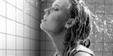 <span style='font-family: Arial; font-size: 15px; color: White;'>Caroline Wozniacki tager sit undertøj med ind under bruseren.</span> <span style='font-family: Arial; font-weight: normal; font-size: 15px; color: #999999;'>Foto: JBS</span>