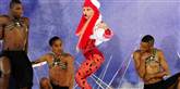 <span style='font-family: Arial; font-size: 15px; color: White;'>Bag Lady GaGa og de underlige kostumer gemmer der sig new yorkeren med det borgerlige navn, Stefani Joanne Angelina Germanotta.</span> <span style='font-family: Arial; font-weight: normal; font-size: 15px; color: #999999;'>Foto: Polfoto, AP, Evan Agostini</span>