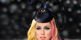 <span style='font-family: Arial; font-size: 15px; color: White;'>Navnet Lady Gaga er inspireret af rockgruppen Queens sang "Radio Ga Ga".</span> <span style='font-family: Arial; font-weight: normal; font-size: 15px; color: #999999;'>Foto: Scanpix, AFP, Ben Stansall</span>
