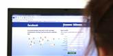 <span style='font-family: Arial; font-size: 15px; color: White;'>PÅ DE SOCIALE MEDIER: Facebook er sjovt, men kan også være farligt. Man kan hurtigt få smidt noget kikset ud i cyberspace, og folk danner sig et indtryk af dig ud fra det, der ligger fremme om dig. Derfor - overvej grundigt, hvad der ryger afsted.</span> <span style='font-family: Arial; font-weight: normal; font-size: 15px; color: #999999;'>Foto: Colourbox</span>