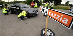 Bilisterne kan gratis få tjekket dækmønster og lufttryk, når Fyns politi og Rådet for Større Dæksikkerhed holder razzia den 4. september på Fyn.