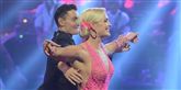 <span style='font-family: Arial; font-size: 15px; color: White;'>Her ses Svømmer Jeanette Ottesen Gray, der danser med Marc Christensen. Især aftenens første par, Louise Mieritz og sidste års vinder Silas Holst gjorde en flot indsats og høstede hele 19 point hos dommerne.</span> <span style='font-family: Arial; font-weight: normal; font-size: 15px; color: #999999;'>Foto: Mogens Flindt / POLFOTO</span>