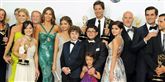 <span style='font-family: Arial; font-size: 15px; color: White;'>Hele holdet bag 'Modern Family'.</span> <span style='font-family: Arial; font-weight: normal; font-size: 15px; color: #999999;'>Foto: Jordan Strauss/Invision/AP / POLFOTO</span>