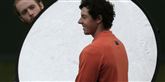<span style='font-family: Arial; font-size: 15px; color: White;'>Rory McIlroy topper i øjeblikket verdensranglisten suverænt. Dermed hviler der også et tungt pres på ham som Europas bedste kort i dysten mod USA, der starter fredag og slutter søndag aften. Men McIlroy ligner en mand, der kan holde til presset.</span> <span style='font-family: Arial; font-weight: normal; font-size: 15px; color: #999999;'>Foto: AP/David J. Philip / POLFOTO</span>