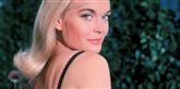 <span style='font-family: Arial; font-size: 15px; color: White;'>I 1995 var det Honor Blackman, der spillede baben Pussy Galore i Bond-filme "Golden Eye".</span> <span style='font-family: Arial; font-weight: normal; font-size: 15px; color: #999999;'>Foto: AP Photo/United Artists and Danjaq, LLC / POLFOTO</span>