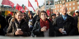 Demonstranter indtog tirsdag Rådhuspladsen i København for at vise deres protest mod dagpengeforringelser. Den protest kan blive meget voldsommere, forudser de lediges forening.