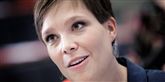 <span style='font-family: Arial; font-size: 15px; color: White;'>Sundhedsminister Astrid Krag blev ikke formand for SF, som hun ville. Men hun har heldigvis en dejlig familie at trøste sig med. I januar fødte hun en lillebror til sin datter, dagen efter hun gik på barsel. Krag blev minister, mens hun var gravid, og hun var tilbage fra barsel tre måneder efter fødslen.</span> <span style='font-family: Arial; font-weight: normal; font-size: 15px; color: #999999;'>Foto: Magnus Holm / POLFOTO</span>