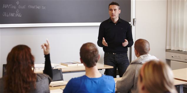 Her er jobbene: Gymnasier mangler lærere