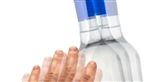 <span style='font-family: Arial; font-size: 15px; color: White;'>Fra tax-free shoppen og fra især Syd- og Østeuropa kom der i 2011 1,3 millioner liter spiritus ind i Danmark.</span> <span style='font-family: Arial; font-weight: normal; font-size: 15px; color: #999999;'>Foto: Colourbox</span>