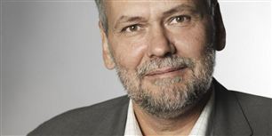 Dennis Kristensen Facebook-opdatering har affødt mange kommentarer. - Dennis du er en mand af folket. Liberalismen og dens kumpaner i toppen af kleptokratiet skal vide, at nok er nok, skriver Niels Erik Olsen.