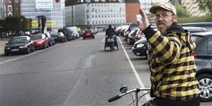 Ifølge analyse fra Arbejderbevægelsens Erhvervsråd (AE) giver mindre kontanthjælp kun en meget lille effekt i forhold til at tvinge kontanthjælpsmodtagere i arbejde.