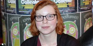 "Jeg blev forsinket, fordi jeg har valgt at skifte til en anden kandidatuddannelse," siger 24-årige Marie Anna Svendsen, som læser Digital Design og Kommunikation på Københavns Universitet. Hun er blandt andet blevet forsinket, fordi hun skulle tage nogle suppleringsfag, inden hun kunne starte på den nye kandidat.