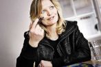 Eva Kjer Hansen vil nu se på snyderiet med den fedende mælk i automatkaffen.
