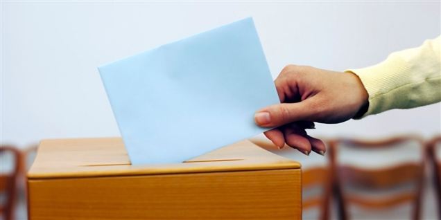 Politiker og hans treårige søn skudt og dræbt