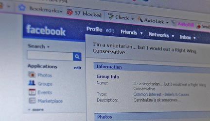 Facebook gør danskerne afhængige