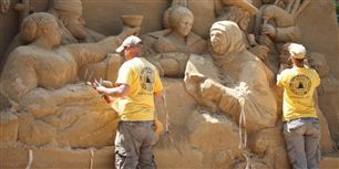 Der kan bygges imponerende skulpturer som denne ud af sand. (modelfoto)