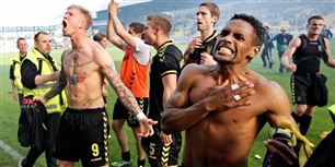 Brøndby IFs Simon Makienok og Quincy Antipas efter mandagen superligakampen på CASA Arena i Horsens.