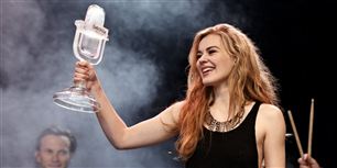 Emmelie de Forest sang søndag i Tivoli, København, efter hun vandt det internationale Melodi Grand Prix med sangen Only Teardrops.