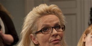 Benedikte Hansen spiller den hårdkogte reporter Hanne Holm i DR's hit-serie Borgen.