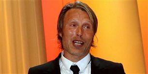 I filmen spiller Mads Mikkelsen en mand, der får taget to af sine heste af en baron, og derfor beslutter sig for at gøre oprør. Det kommer til at koste ham dyrt.