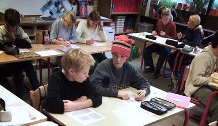 Lærer melder 13-årig for vold