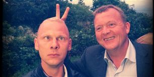 Jim Lyngvild har vist allerede et godt tag på politikerne fra Christiansborg. Han har i hvert fald fået en storgrinende Venstre-formand med på at lave løjer på sidste weekends folkemøde.