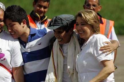 Farc frigiver flere gidsler