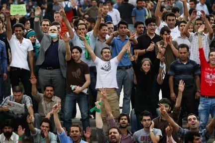 Iran lukker for Facebook, SMS og BBC